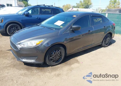 2017 Ford Focus S z USA, uszkodzony, nr VIN 1FADP3E2XHL229228